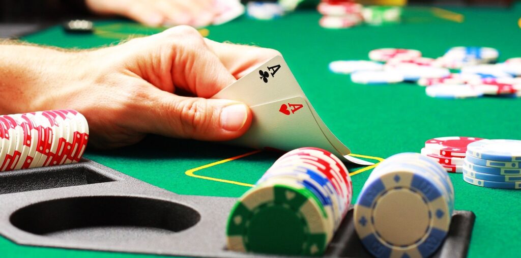 Chuẩn hóa tiền cược khi chơi Poker tại Win79 VIP