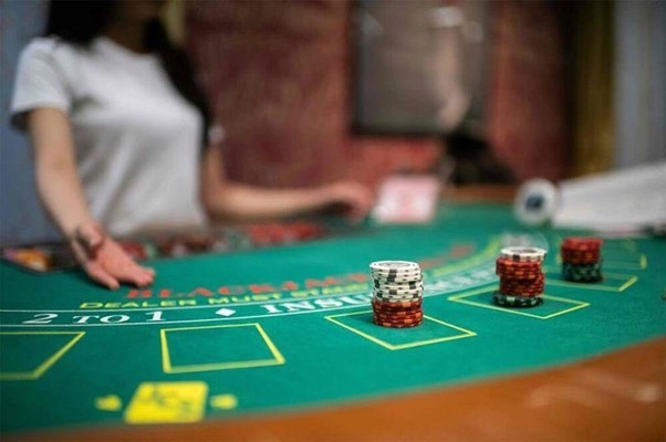 Game bài Blackjack đấu trực tiếp với nhà cái, không đấu với người chơi
