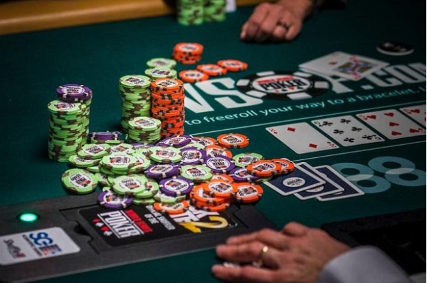 Hướng dẫn đọc vị đối thủ khi chơi Poker trên Win79 Club